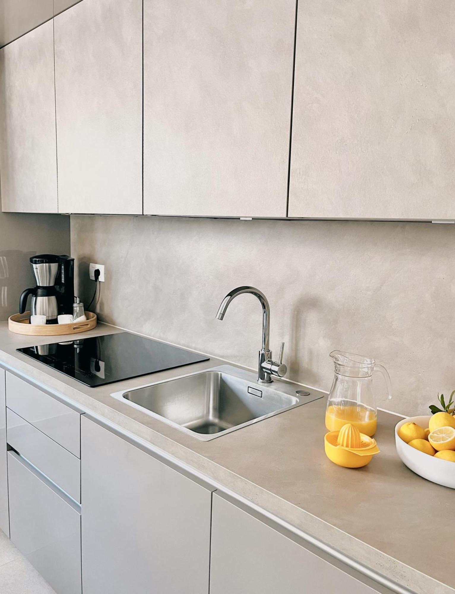 Apartment Agnes With 63 M2 Rooftop Terrace, Grill And Pool Okrug Gornji Luaran gambar