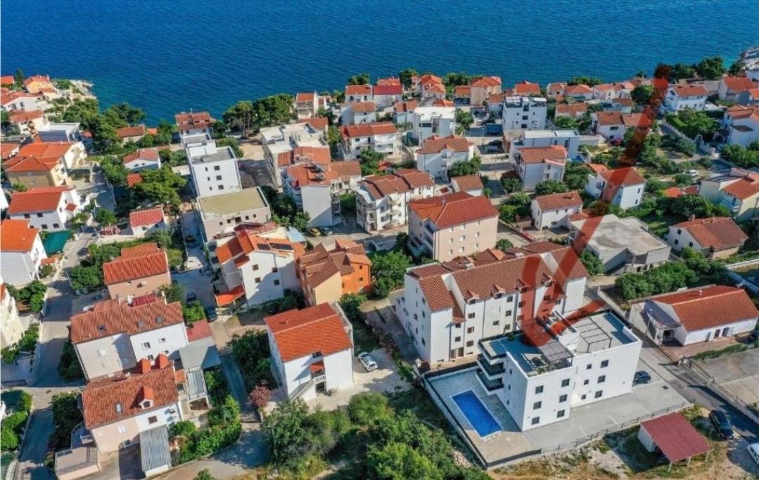 Apartment Agnes With 63 M2 Rooftop Terrace, Grill And Pool Okrug Gornji Luaran gambar