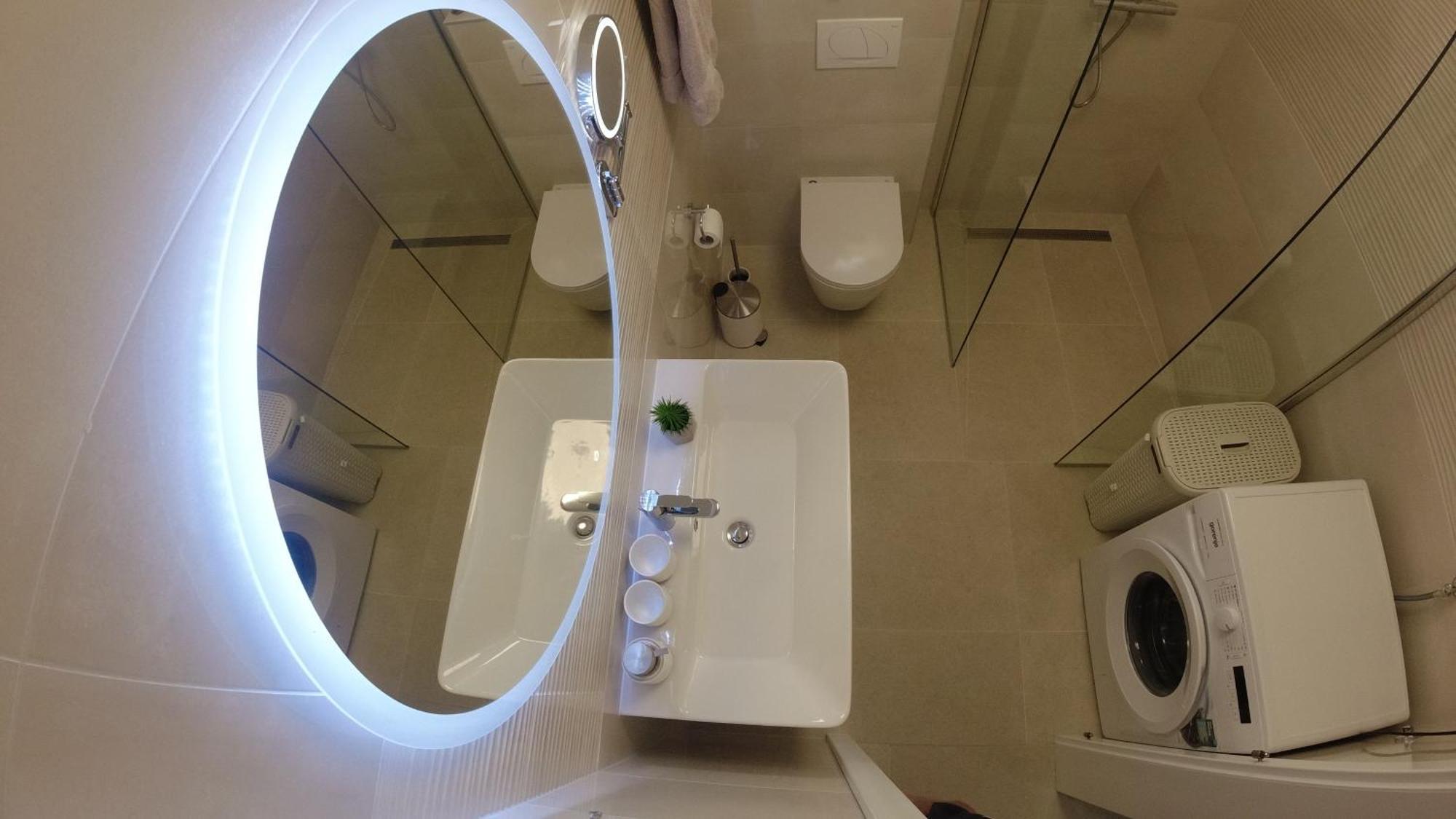 Apartment Agnes With 63 M2 Rooftop Terrace, Grill And Pool Okrug Gornji Luaran gambar